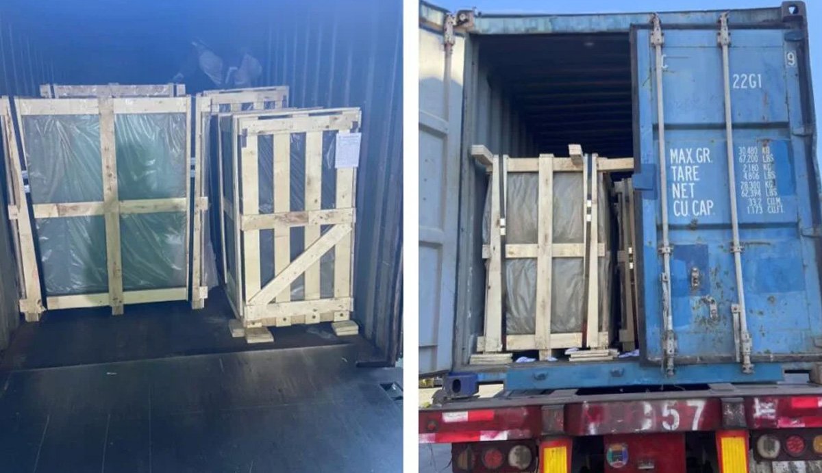Container Loading with Wooden Frame Protection​